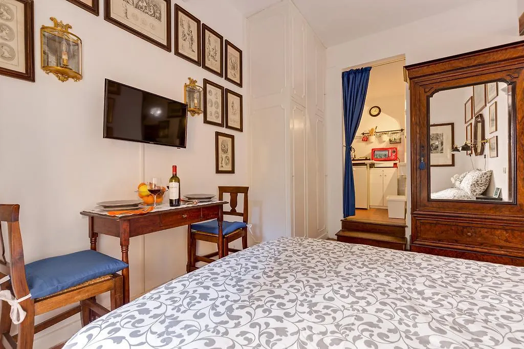 Holiday home Roman House With Balcony Villa