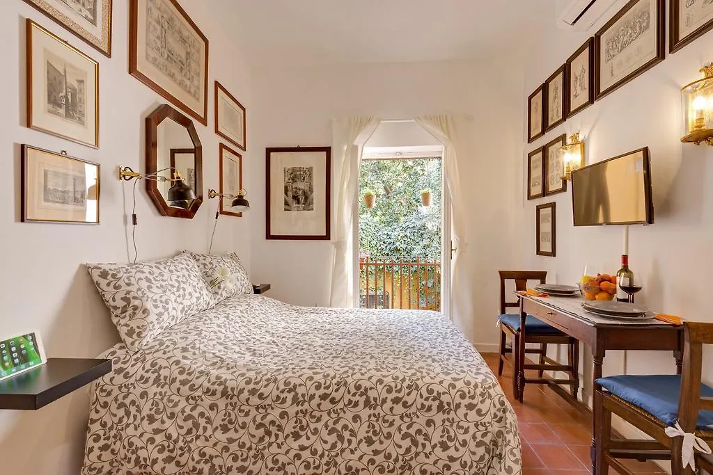 Holiday home Roman House With Balcony Villa