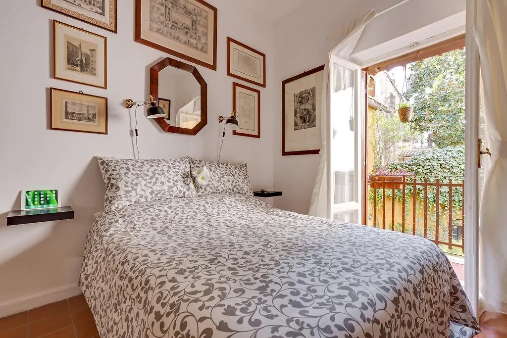 Roman House With Balcony Villa Holiday home Rome